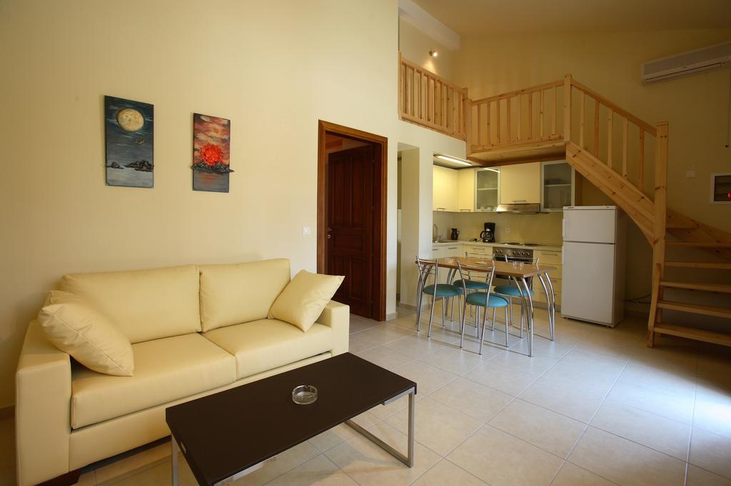 Porto Skopelos Villas Экстерьер фото